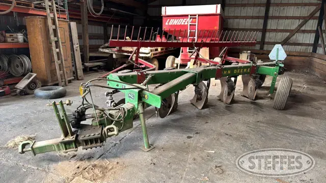 John Deere 2600