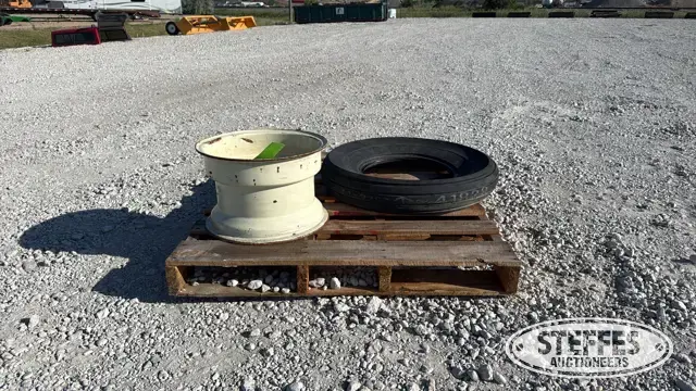 Titan 6.70-15 implement tire