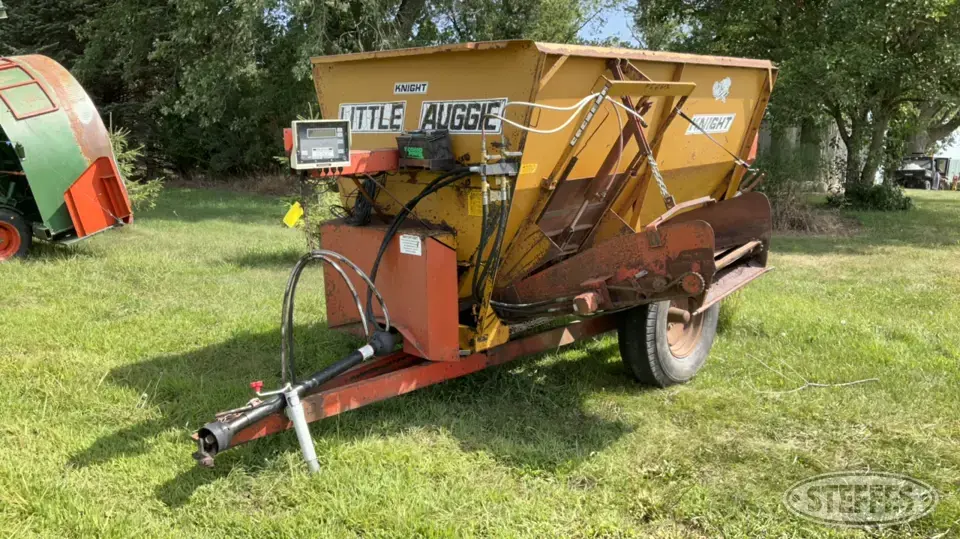 Knight Little Auggie Forage Wagon