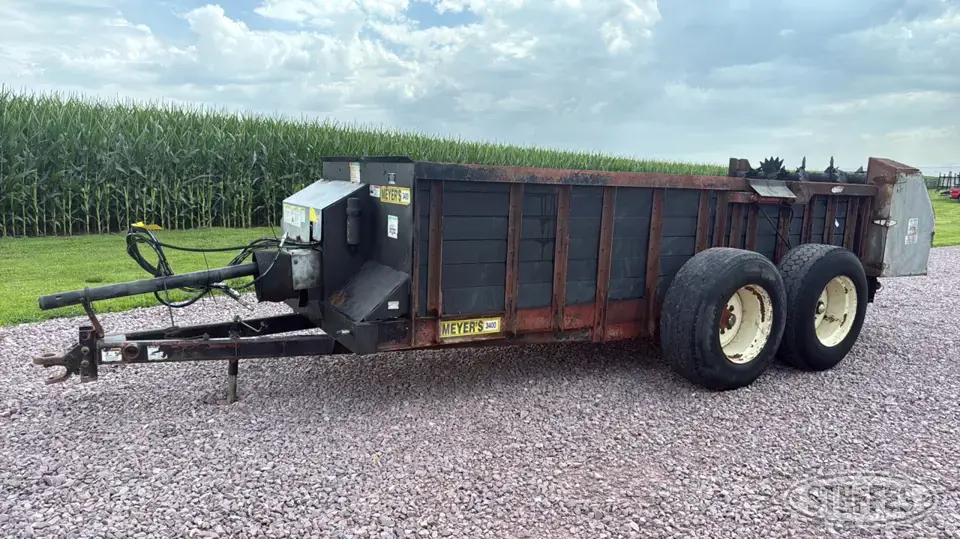2005 Meyer's 3400 Manure Application Equipment