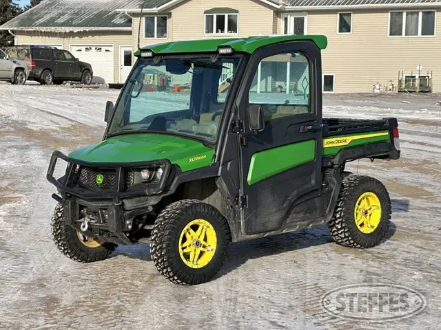 2022 John Deere Gator XUV835R