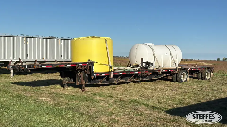 2000 Doosan Black Gold Semi Flatbed Trailer