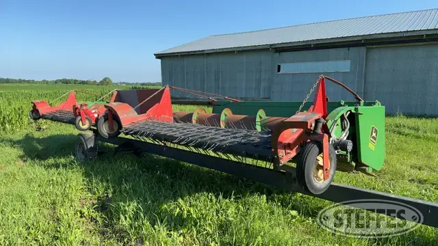John  Deere 925