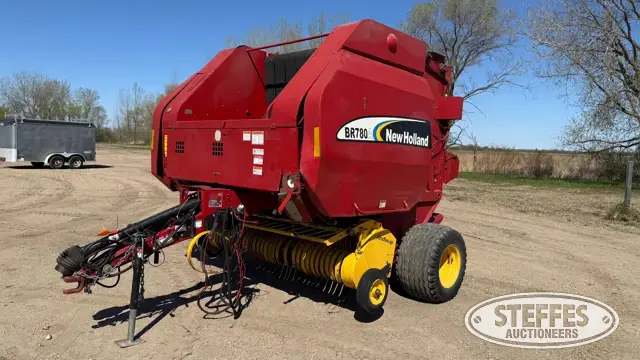 New Holland BR780A