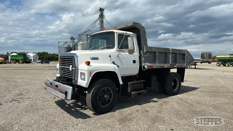 1994 Ford L7000 Dump Truck