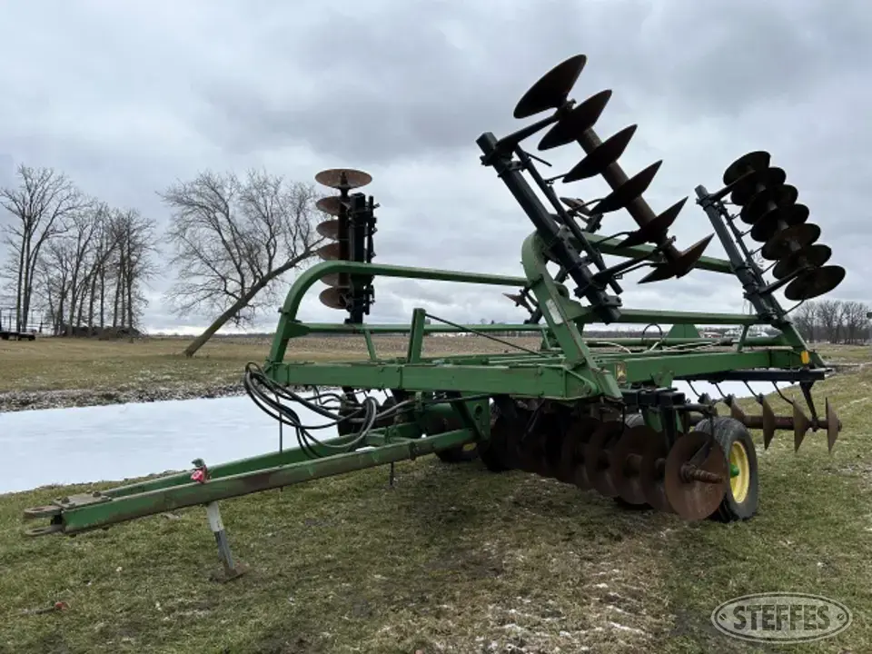 John Deere 230 Disc
