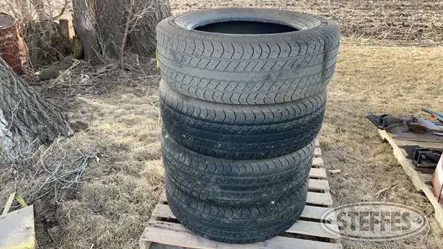 (4) Goodyear 275/60R20 Tires