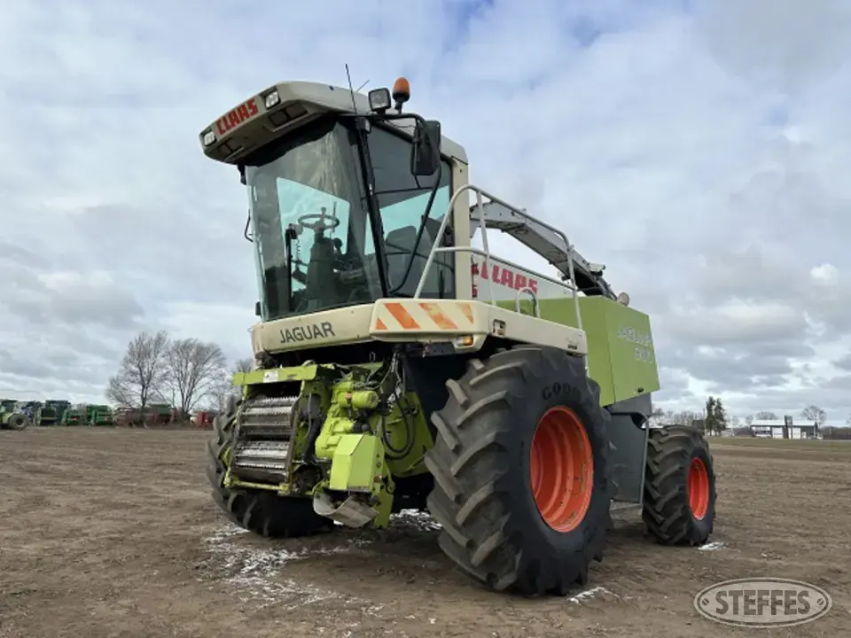 2001 Claas 900 Self-Propelled Harvester