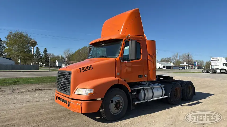 2009 Volvo VN Conventional Truck without Sleeper