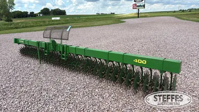 John Deere 400