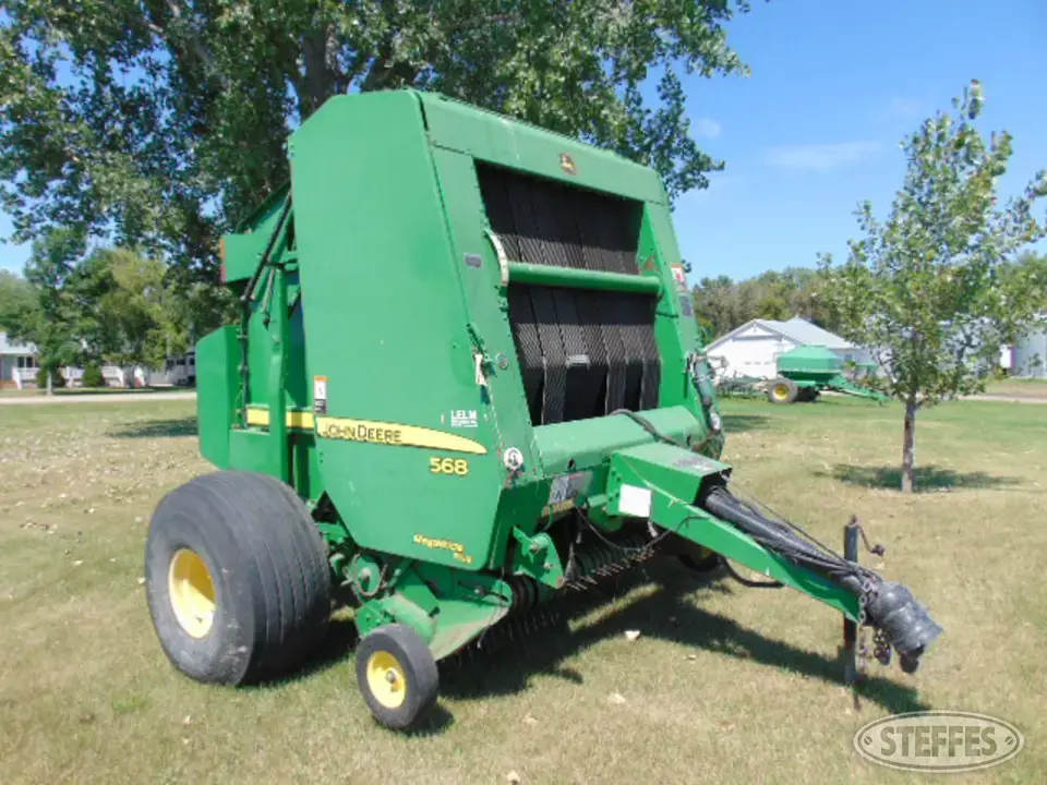 2007 John Deere 568 Round Baler
