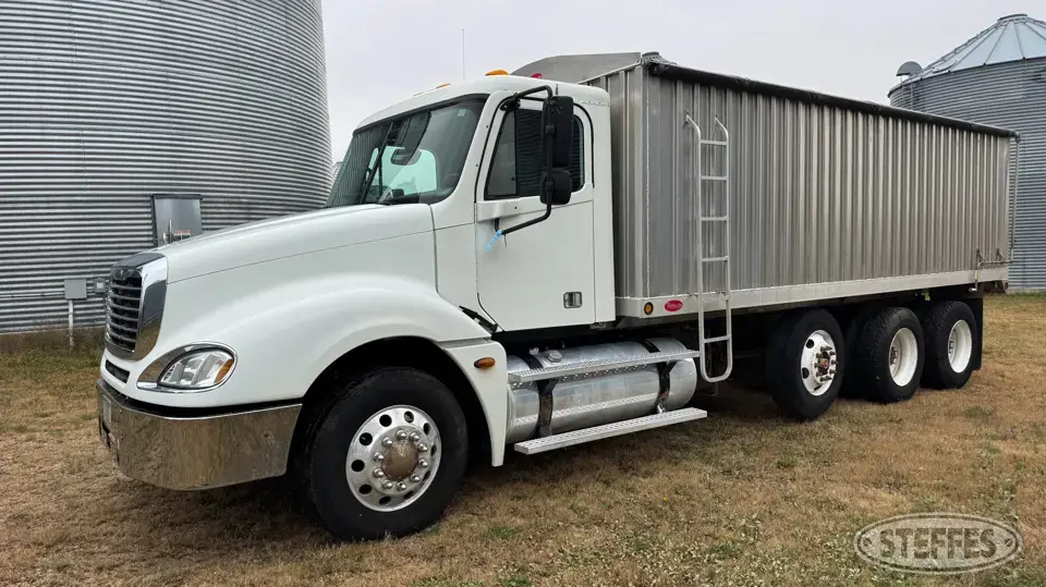 2005 Freightliner Columbia 120 Grain Truck