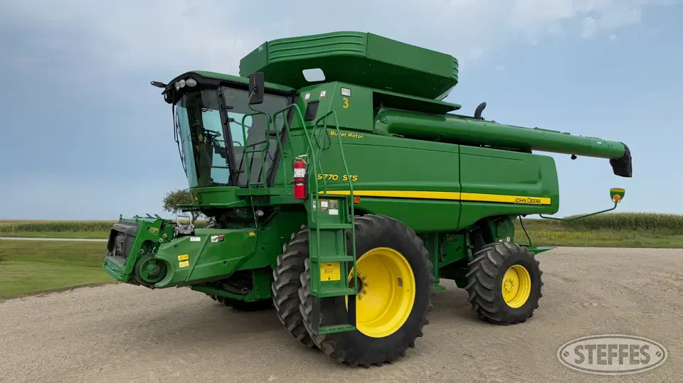 2009 John Deere 9770 STS Combine