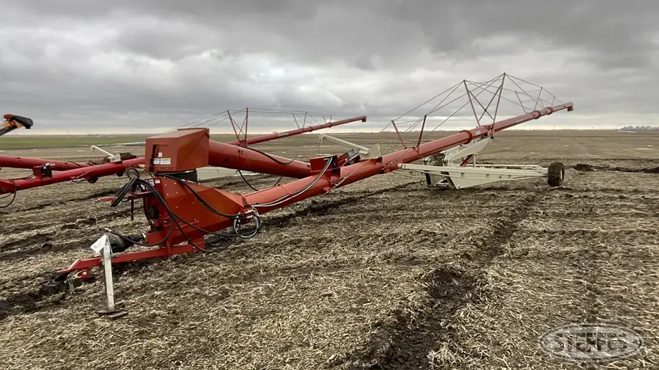 Farm King 1385 Swing Hopper Auger