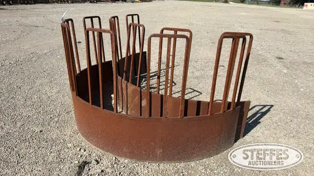 Hay feeder