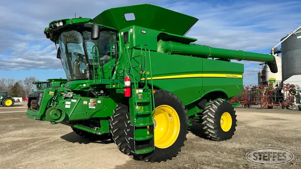 2022 John Deere S770 Combine