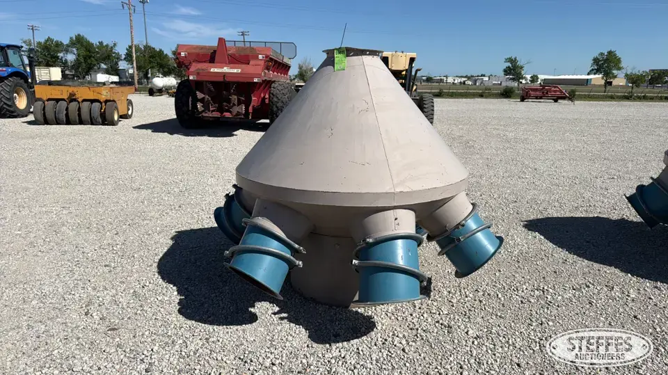 Sidney Mfg. Co. grain distributor Pneumatic Grain Equipment