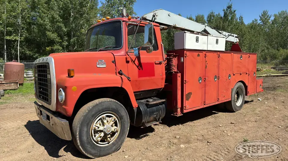 1980 Ford L8000 Service Utility Truck