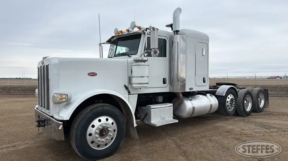 2009 Peterbilt 388 Conventional Truck with Sleeper