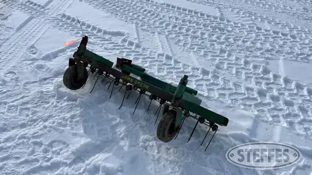 John Deere thatcher