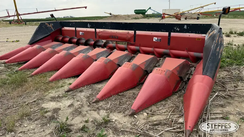 1998 International 1083 Corn Head