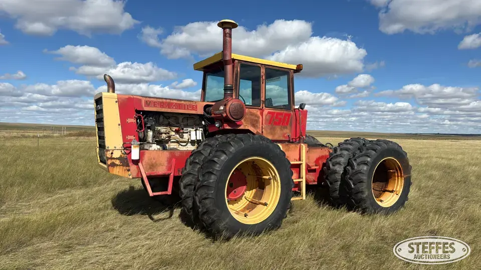 1976 Versatile 750 Series 2 4WD Tractor