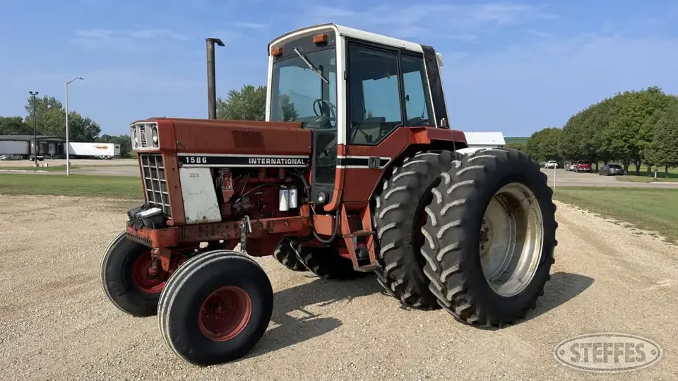 1977 International 1586 2WD Tractor
