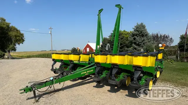 John Deere 7200