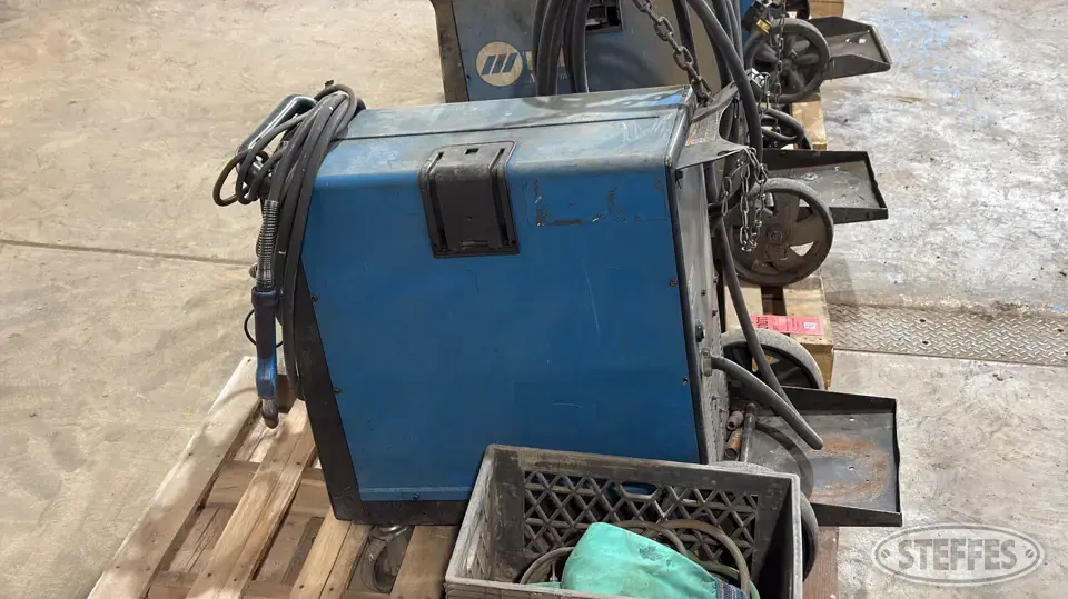 Miller Millermatic 251 Welding