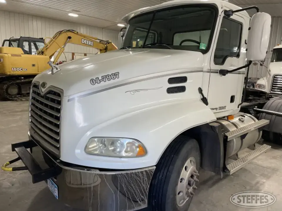 2004 Mack Vision Cabover Truck without Sleeper