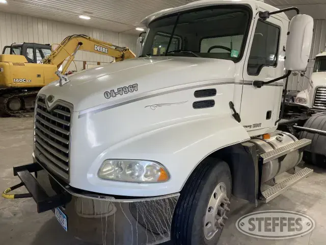 2004 Mack Vision