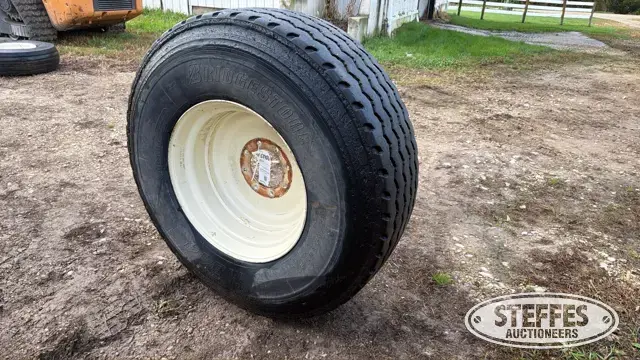 Bridgestone M844 tire