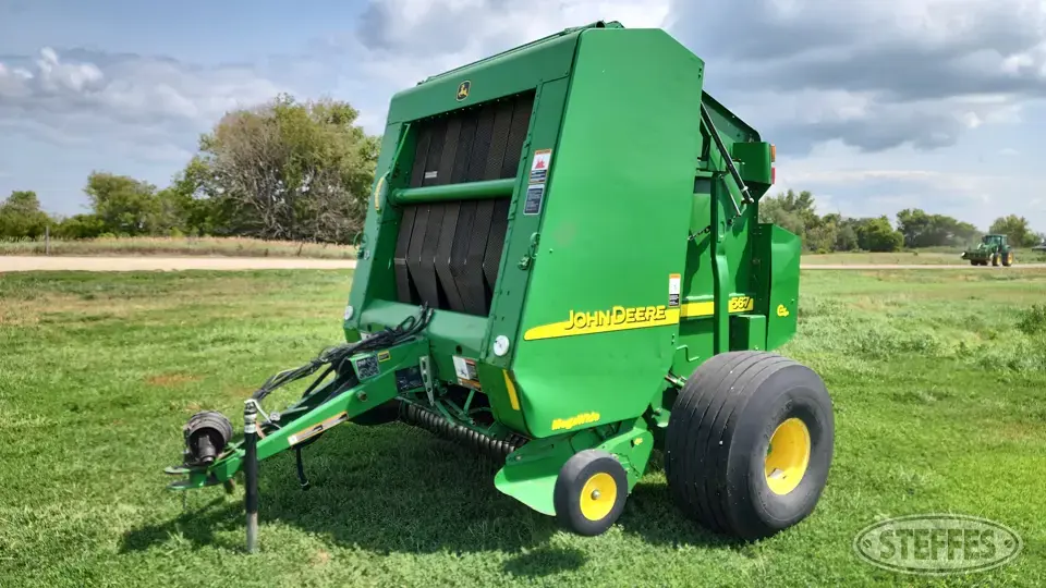 2006 John Deere 567 Round Baler