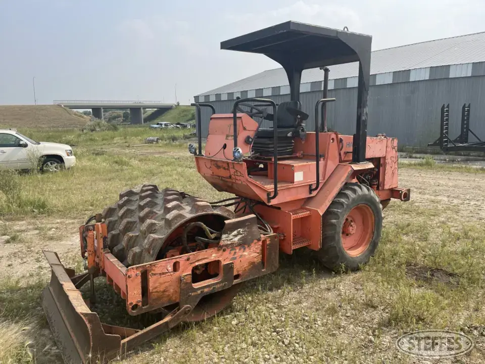 1997 Hamm 2210SSD Self-Propelled Padfoot Compactor