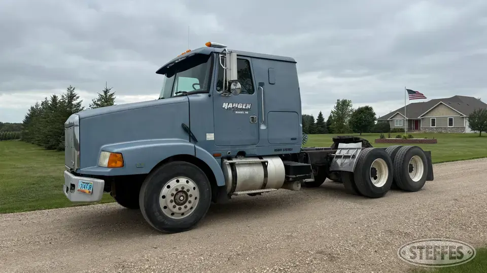1992 White/GMC Conventional Truck with Sleeper