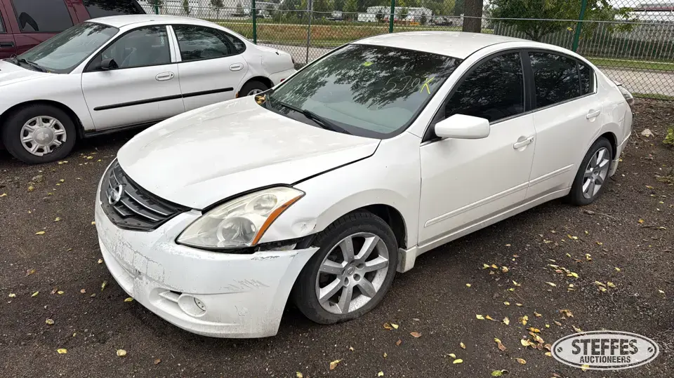 2010 Nissan Altima S Car