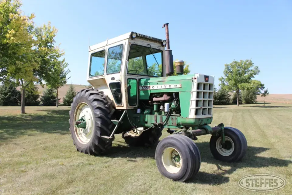 1967 Oliver 1850 2WD Tractor