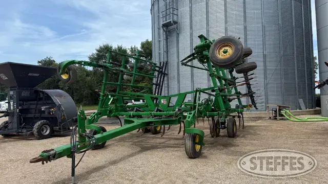 2012 John Deere 2410