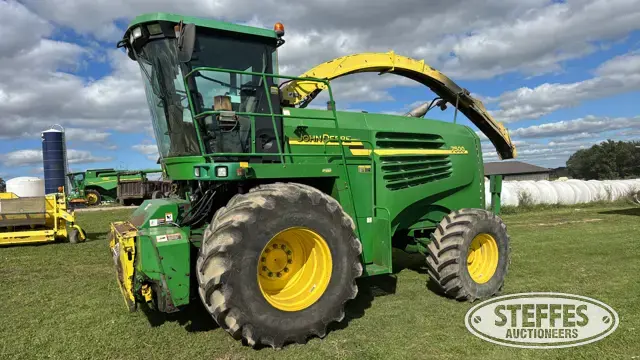 John Deere 7500