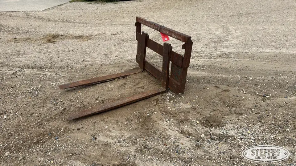 Skid steer pallet forks Skid Steer Fork