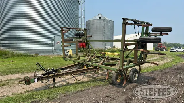 John Deere 1610