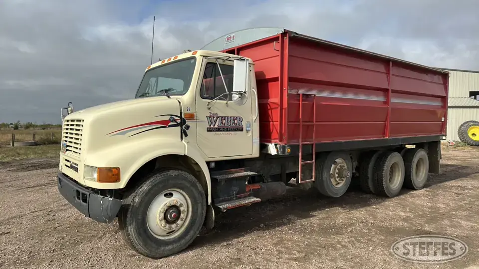 1994 International 8100 Tri-Axle Boxed Truck