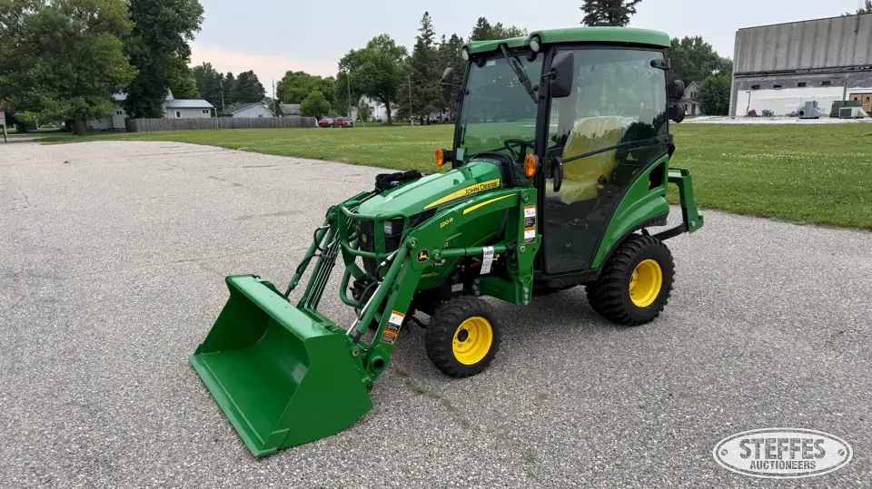 2023 John Deere 1025R MFWD Tractor