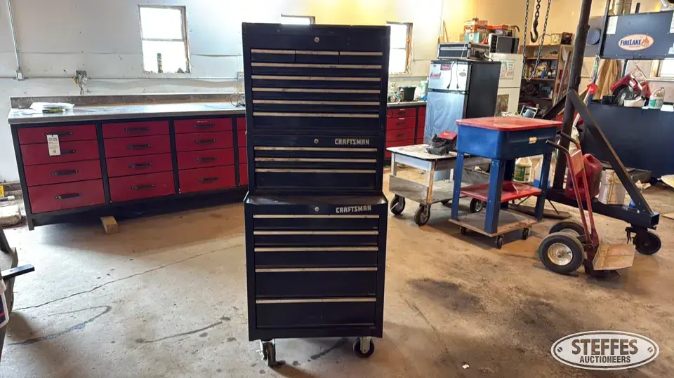 Craftsman tool chest Storage and Bench