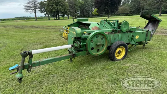 John Deere 24T