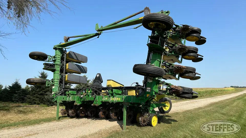 John Deere 7300 12 or More Row Planter