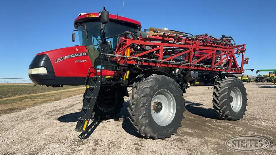 2019 Case IH Patriot 4440 Self-Propelled Sprayer