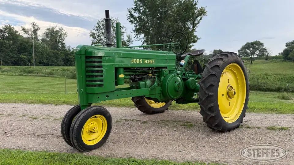 1946 John Deere B Collectible Tractor