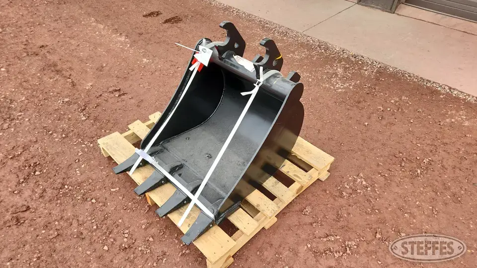 John Deere Excavator Attachment