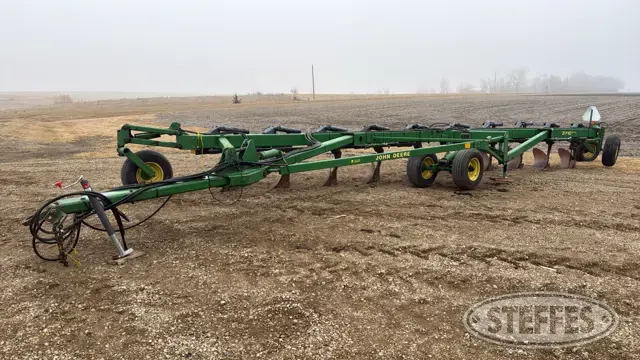 John Deere 3710